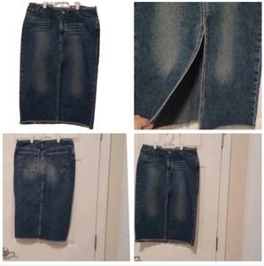 💙𝅺🌹denim skirt with slit in front